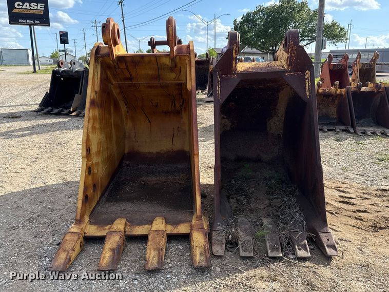 image for item FH6526 (2) excavator buckets