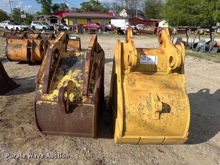 image for item FH6526 (2) excavator buckets