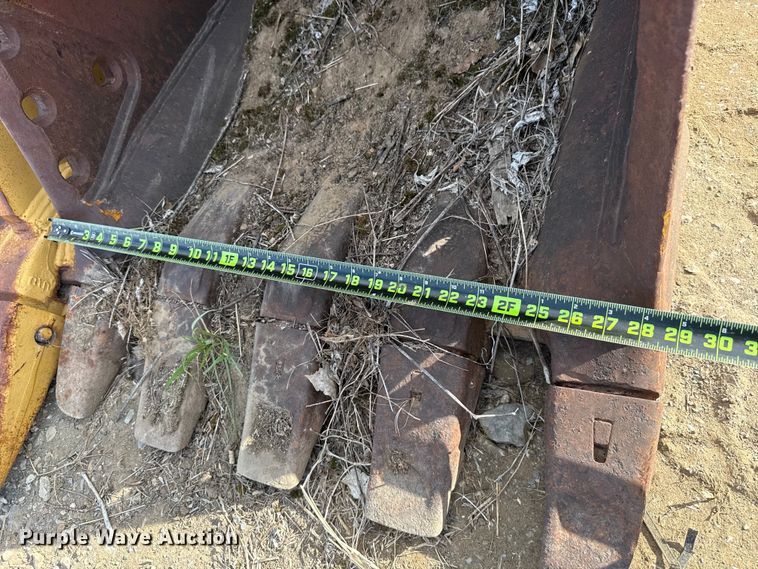 image for item FH6526 (2) excavator buckets