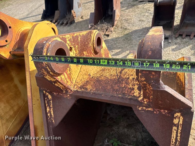 image for item FH6526 (2) excavator buckets