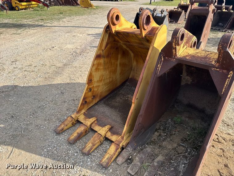 image for item FH6526 (2) excavator buckets