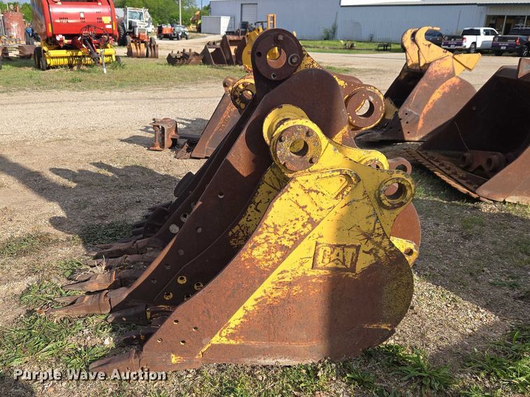 image for item FH6528 (3) Caterpillar excavator buckets
