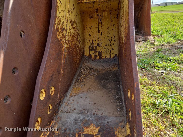 image for item FH6528 (3) Caterpillar excavator buckets