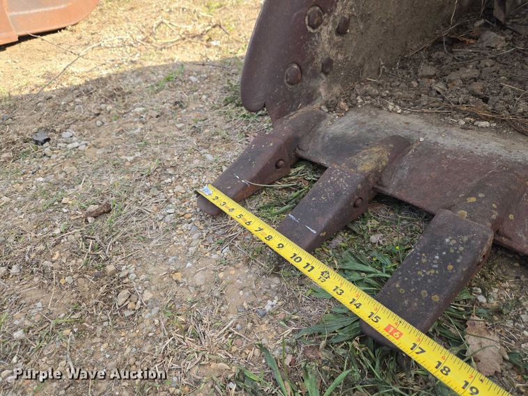 image for item FH6528 (3) Caterpillar excavator buckets