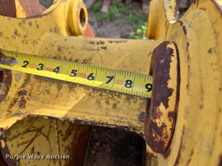 image for item FH6528 (3) Caterpillar excavator buckets