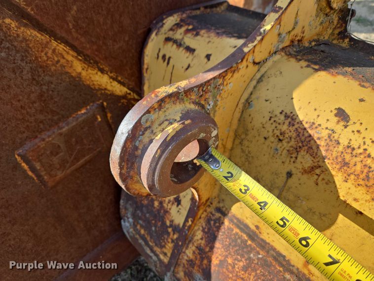 image for item FH6528 (3) Caterpillar excavator buckets