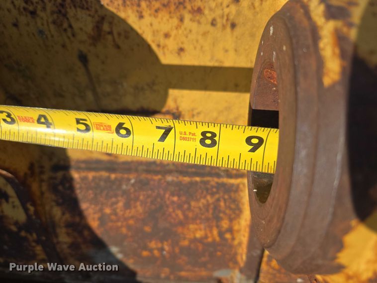 image for item FH6528 (3) Caterpillar excavator buckets