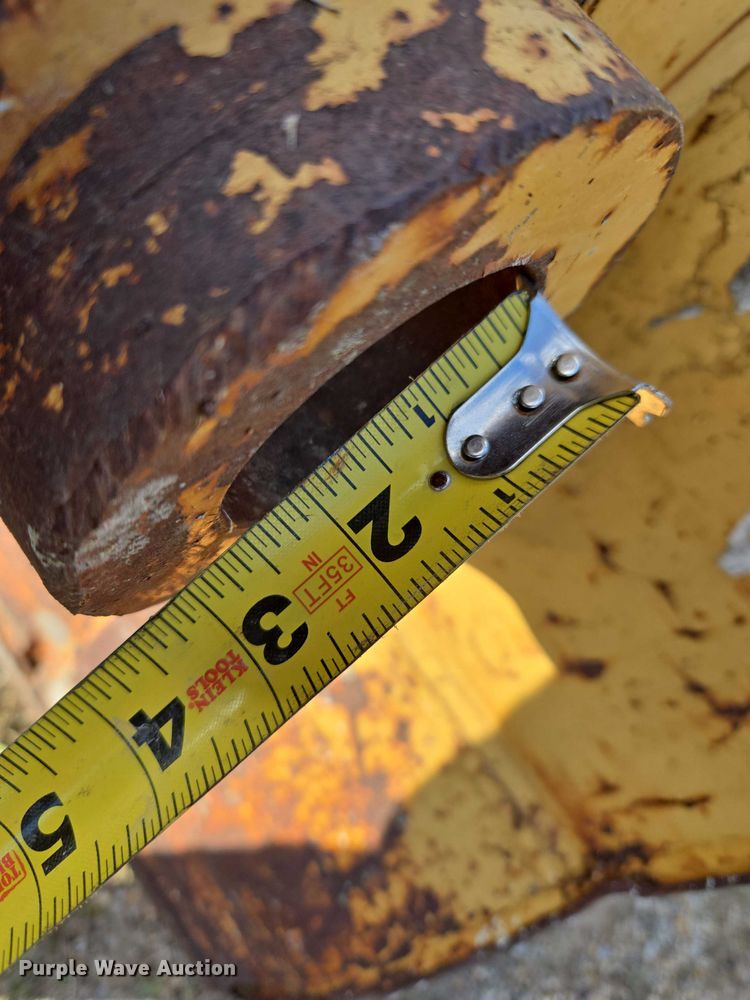 image for item FH6528 (3) Caterpillar excavator buckets