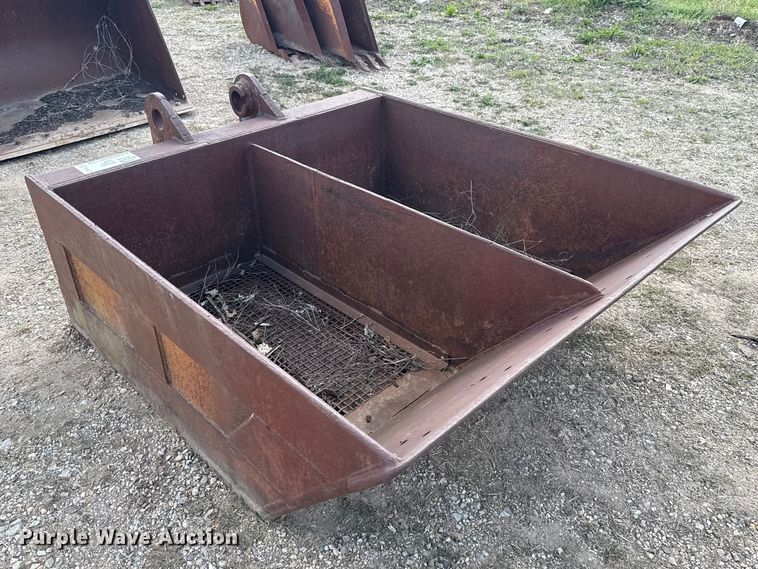 image for item FH6529 Excavator screen bucket