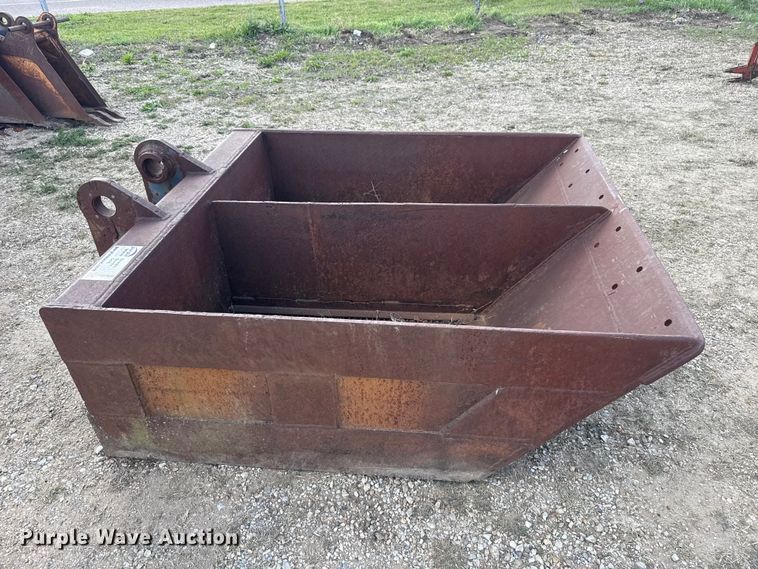 image for item FH6529 Excavator screen bucket