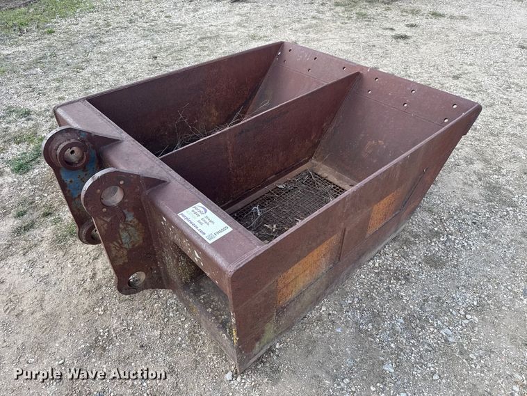 image for item FH6529 Excavator screen bucket