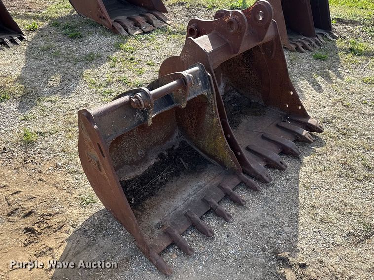 image for item FH6535 (2) excavator buckets