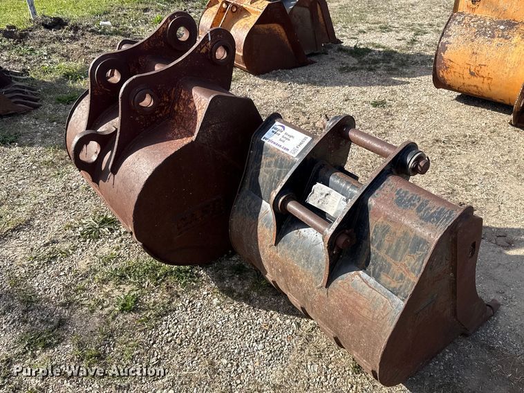 image for item FH6535 (2) excavator buckets