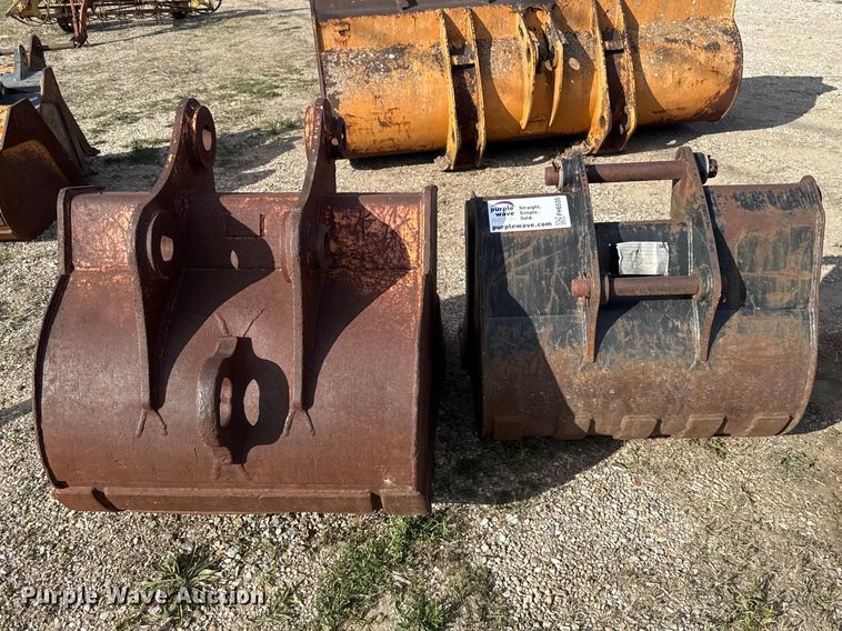 image for item FH6535 (2) excavator buckets