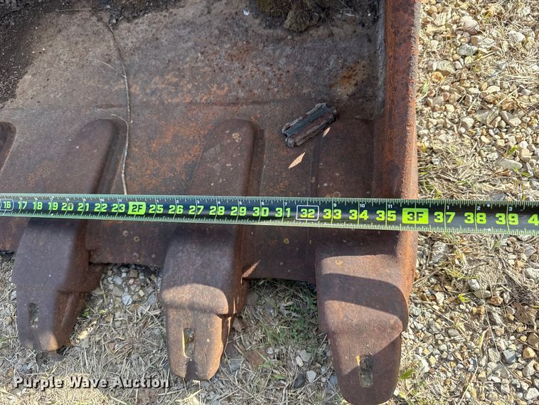 image for item FH6535 (2) excavator buckets