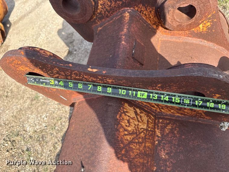 image for item FH6535 (2) excavator buckets