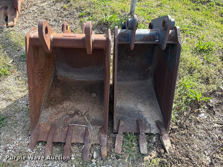 image for item FH6538 (2) buckets