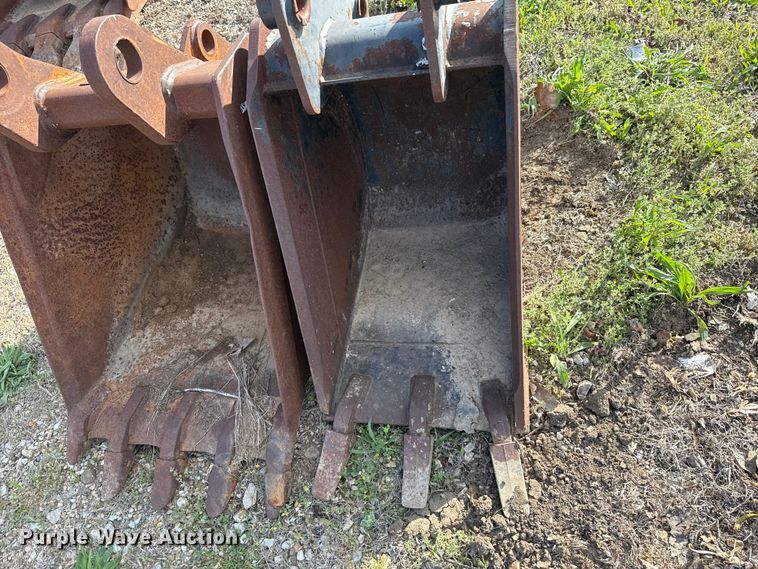 image for item FH6538 (2) buckets