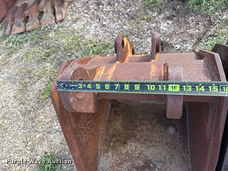 image for item FH6538 (2) buckets