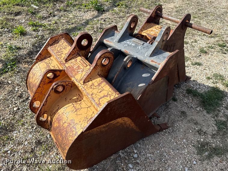 image for item FH6540 (3) backhoe buckets