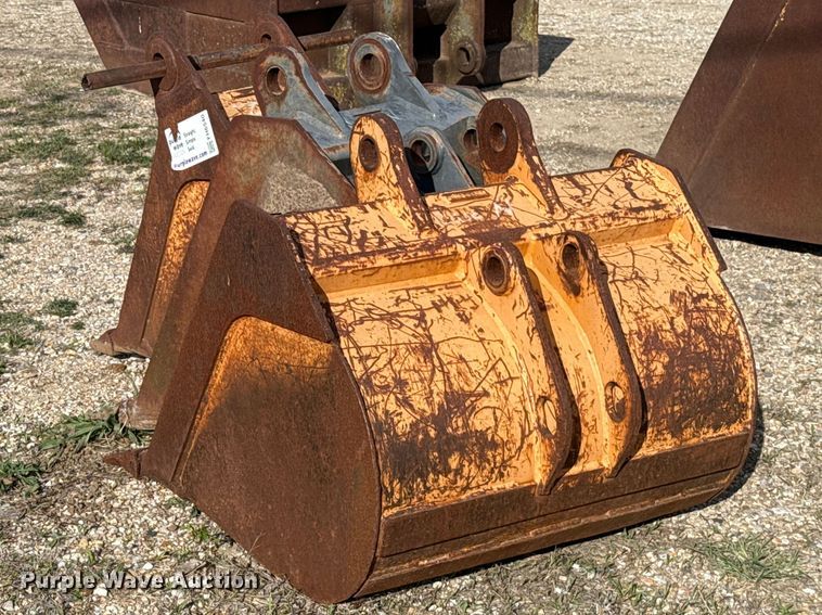 image for item FH6540 (3) backhoe buckets
