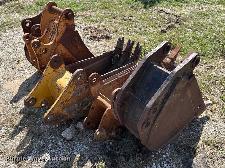 image for item FH6541 (5) backhoe buckets