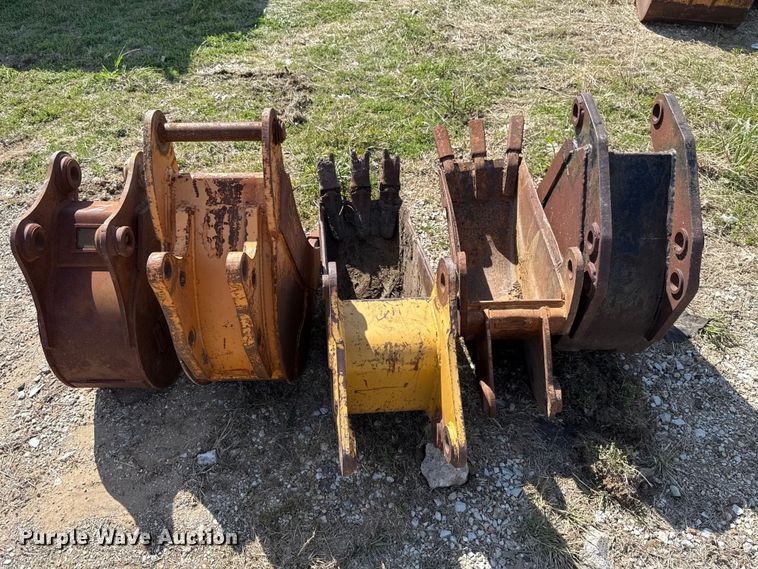 image for item FH6541 (5) backhoe buckets