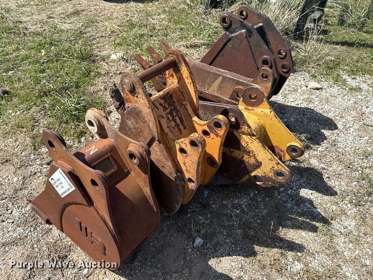 image for item FH6541 (5) backhoe buckets