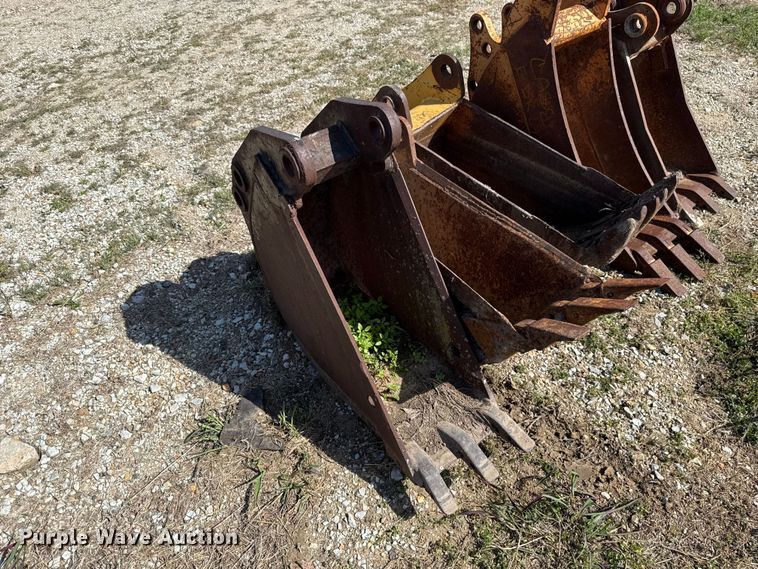 image for item FH6541 (5) backhoe buckets