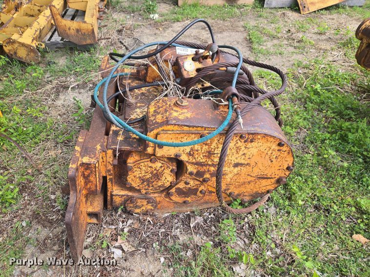 image for item FH6582 Hyster winch