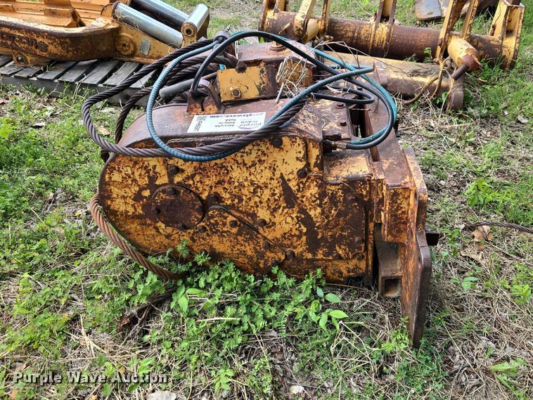 image for item FH6582 Hyster winch