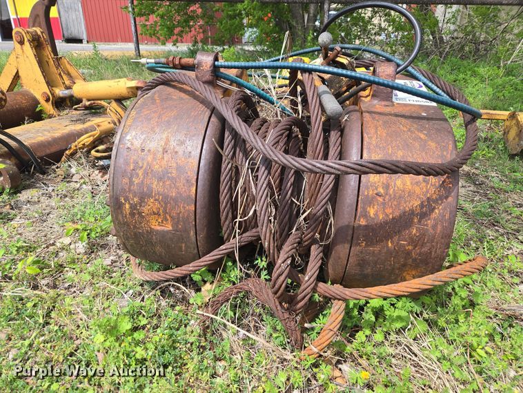 image for item FH6582 Hyster winch