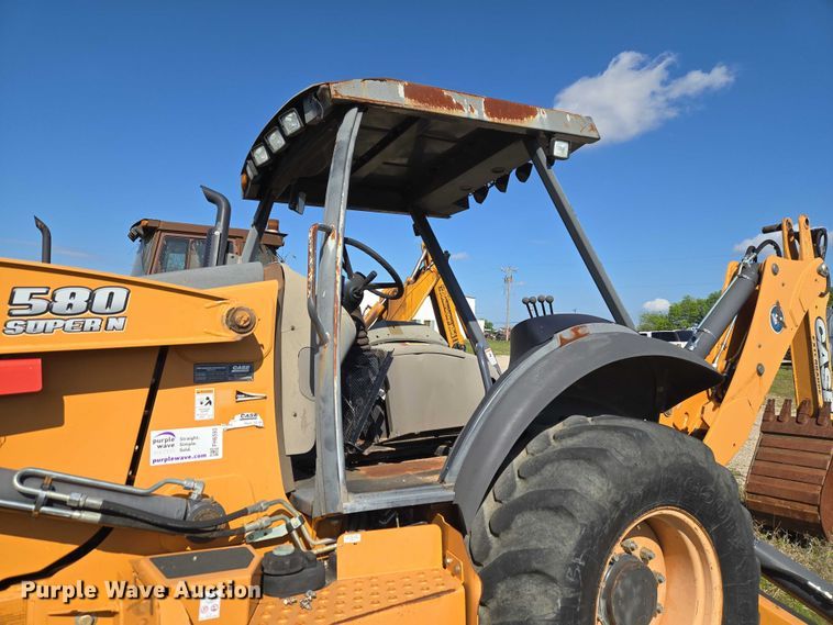 image for item FH6593 2016 Case 580 Super N backhoe