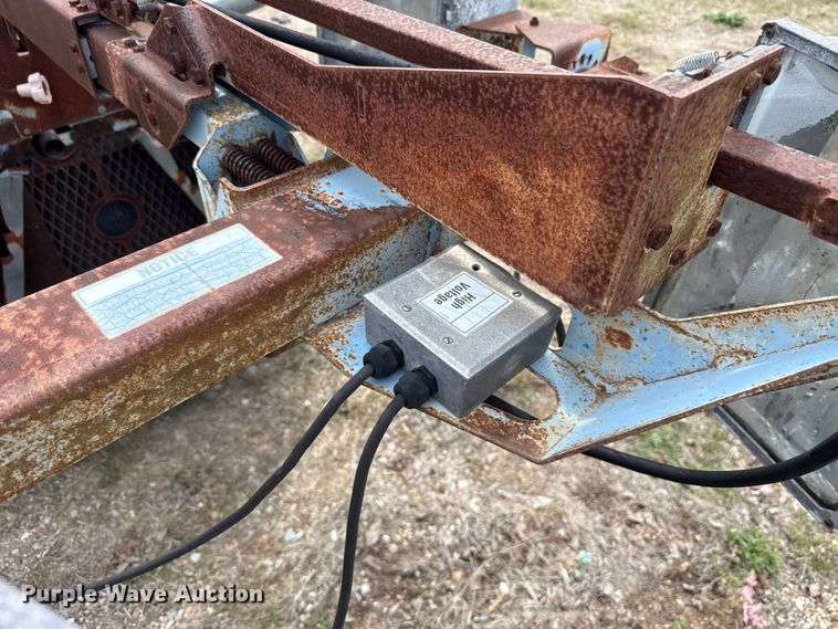 image for item FH6594 2004 Genie TML-4000N light plant