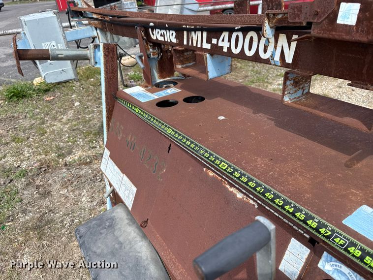 image for item FH6594 2004 Genie TML-4000N light plant
