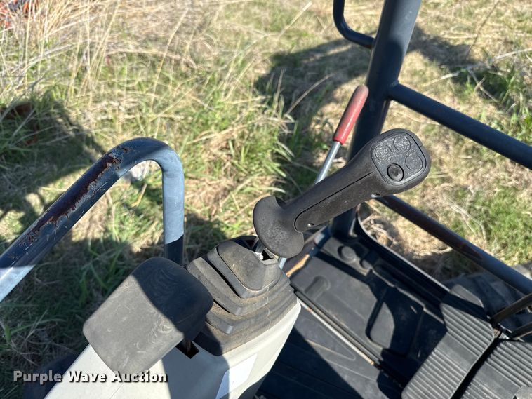 image for item FH6597 2015 Case CX55B mini excavator