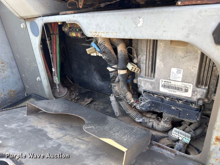 image for item FH6597 2015 Case CX55B mini excavator