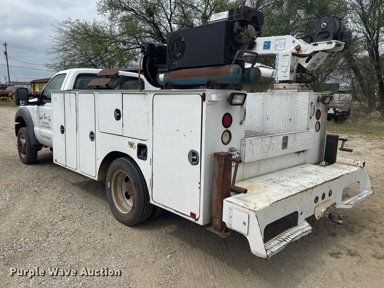 image for item FH6598 2011 Ford F550 Super Duty utility / service truck