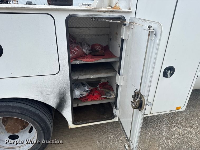 image for item FH6598 2011 Ford F550 Super Duty utility / service truck