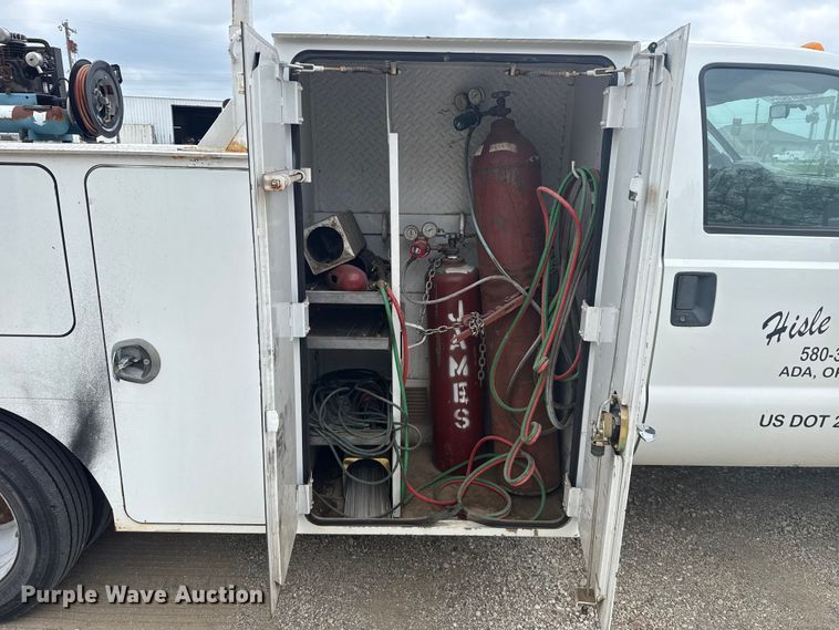 image for item FH6598 2011 Ford F550 Super Duty utility / service truck