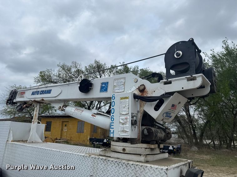 image for item FH6598 2011 Ford F550 Super Duty utility / service truck