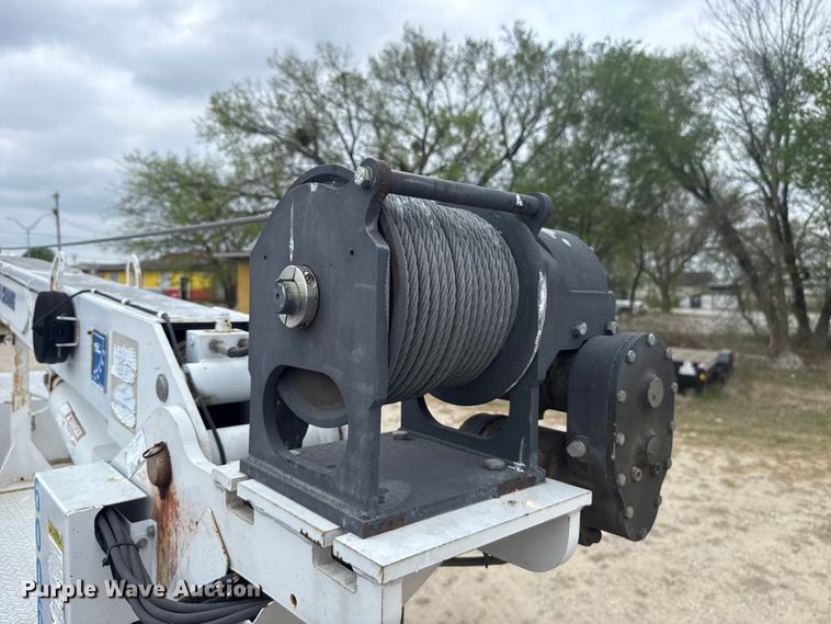 image for item FH6598 2011 Ford F550 Super Duty utility / service truck