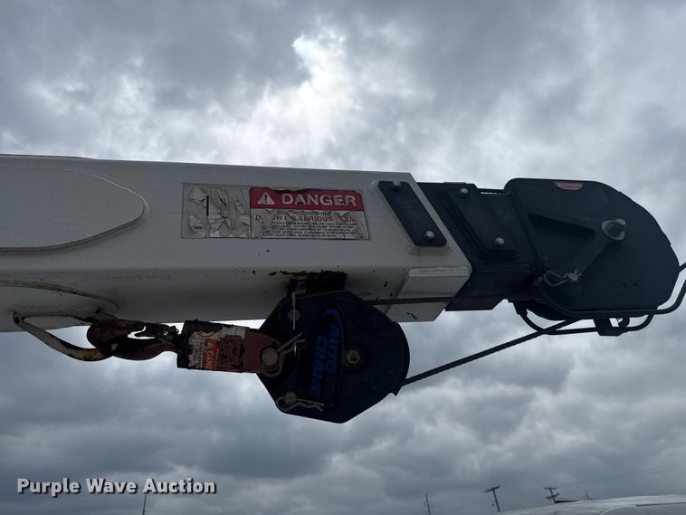 image for item FH6598 2011 Ford F550 Super Duty utility / service truck