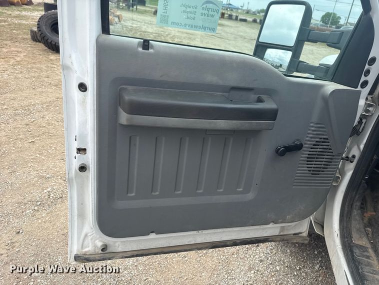 image for item FH6598 2011 Ford F550 Super Duty utility / service truck