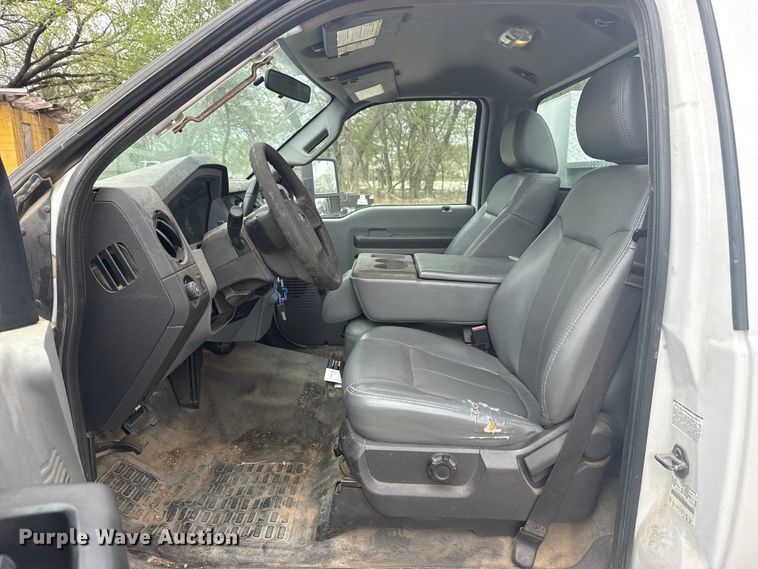 image for item FH6598 2011 Ford F550 Super Duty utility / service truck