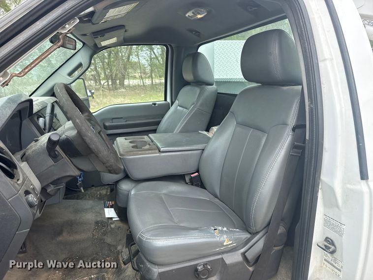 image for item FH6598 2011 Ford F550 Super Duty utility / service truck