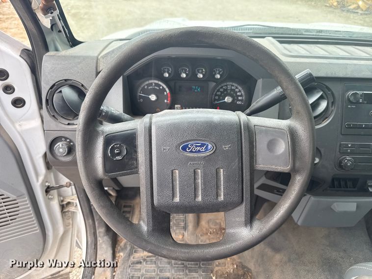 image for item FH6598 2011 Ford F550 Super Duty utility / service truck
