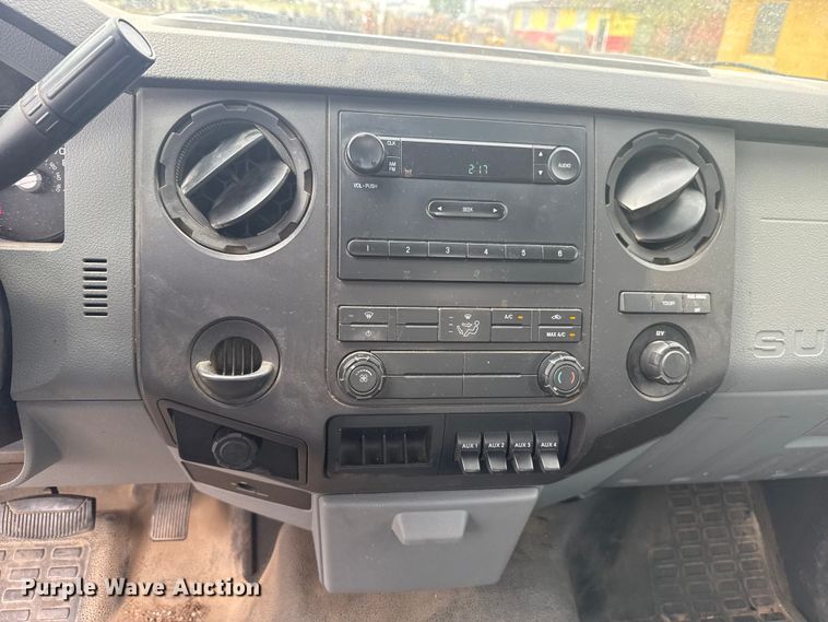 image for item FH6598 2011 Ford F550 Super Duty utility / service truck