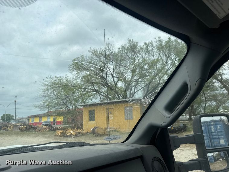 image for item FH6598 2011 Ford F550 Super Duty utility / service truck