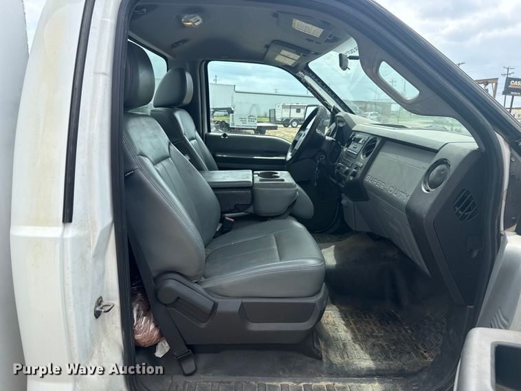 image for item FH6598 2011 Ford F550 Super Duty utility / service truck